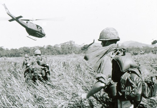 Soldiers of the 2nd Battalion, 503rd Infantry, 173rd Airborne carry 1st pattern 2-Quart Canteens on their Lightweight Rucksacks whilst on an assault near Vo Dat (III Corps).