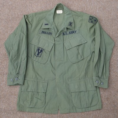 The 4th pattern Tropical Combat Coat was the first to be made from rip-stop cotton poplin.