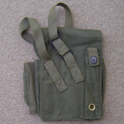 Back of the CIA supplied Magazine Pouch.