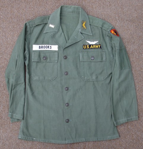 This P58 Utility Shirt was been modified with the addition of epaulets (shoulder loops).