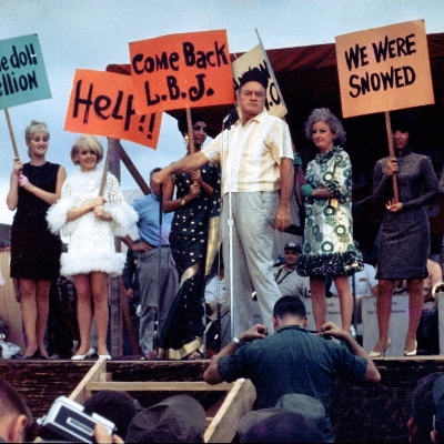 Bob Hope at Qui Nhon in December 1966.