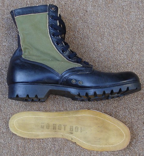 The DMS tropical combat boots were issued with Saran ventilating insoles.