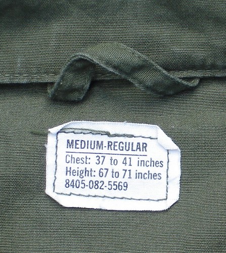Unlike the first pattern, the size label in the second model Tropical Combat Jacket did not display UK or Canadian sizes.