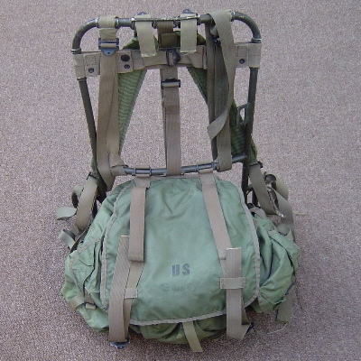 Like the experimental version, the 1964 Lightweight Rucksack pack was made of OG-106 nylon.