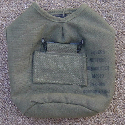 The M1910 one-quart canteen cover featured a double-hook hanger.