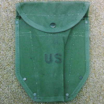 3rd pattern M1943 intrenching tool carrier.