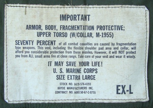 Nomenclature and instruction label in the 2nd pattern M1955 flak vest.