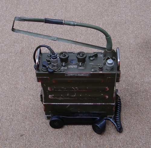 The RT-505 / PRC-25 radio was issued with a 3-foot long steel tape whip antenna (AT-892) for short-range use.