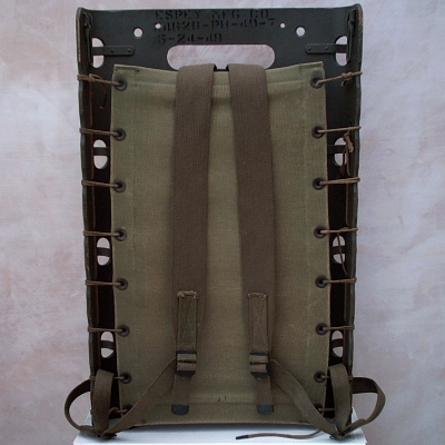 The plywood packboard featured a laced-in cotton backrest.