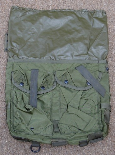 The main compartment of the Marine Corps M-1967 nylon combat field pack featured a rubberized throat lining.