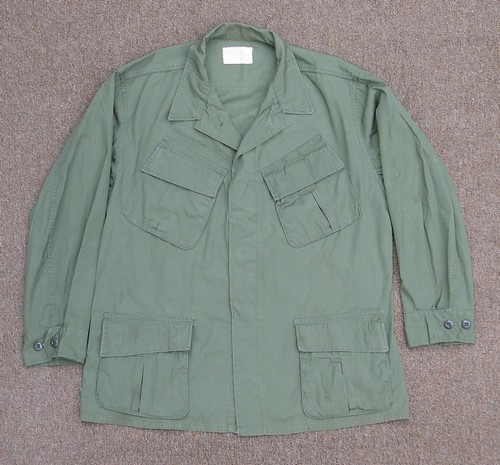 The design of the Mosquito Resistant Tropical Combat Jacket was identical to the 5th pattern jungle jacket.