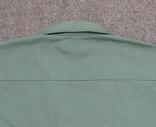 As with the 3rd, 4th and 5th pattern Tropical Combat Coats, the Mosquito Resistant jacket had a back yoke.