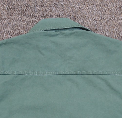 The 3rd pattern Tropical Combat Coat was the first version to have a back yoke.
