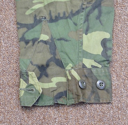 As with all the previous designs, the third pattern Tropical Combat Jacket featured cuffed sleeves with gussets.