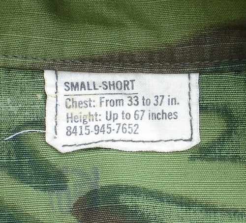Like the 4th pattern, the 5th version of the Tropical Combat Coat did not have a hanger loop.