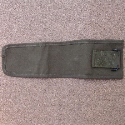 The M1 Rifle Scope case featured a double hook hanger.