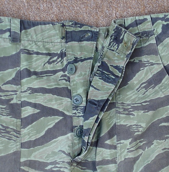 The Vietnamese Marine Corps tiger stripe trousers had a button fly.